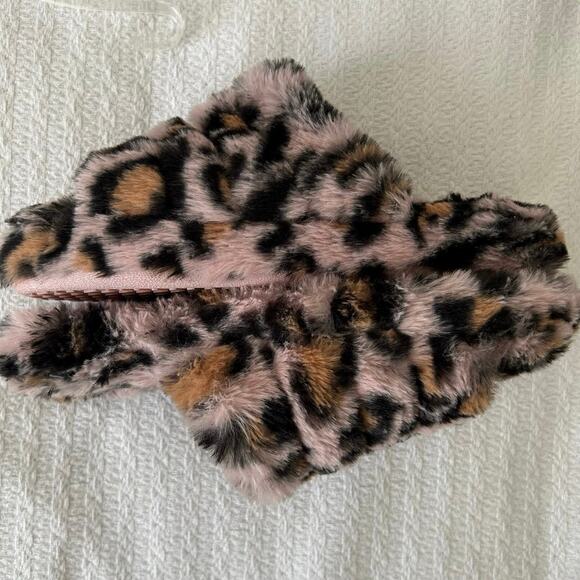 Steve Madden Women Fuzzy Animal Plush Pink Slippers Y2K Mobwife Size Medium 7/8 - Picture 7 of 8